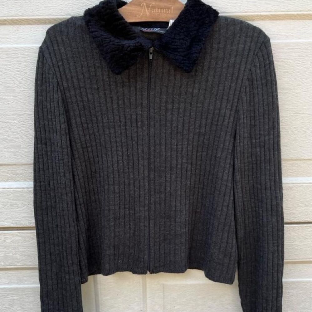 Unbranded Women's Grey and Black Jumper